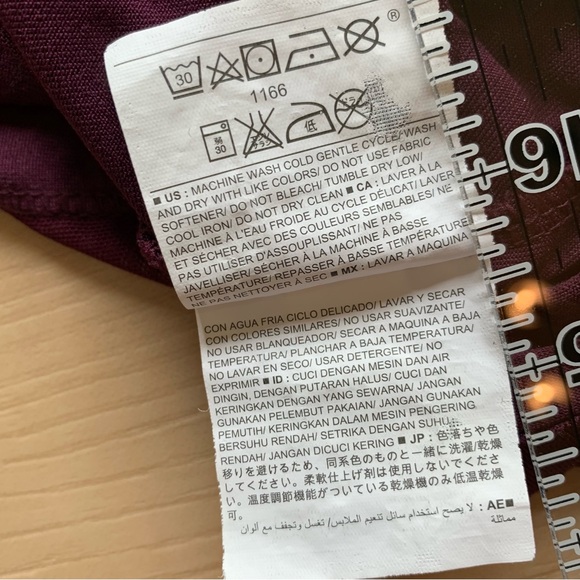 Active wear tank top - Picture 9 of 10